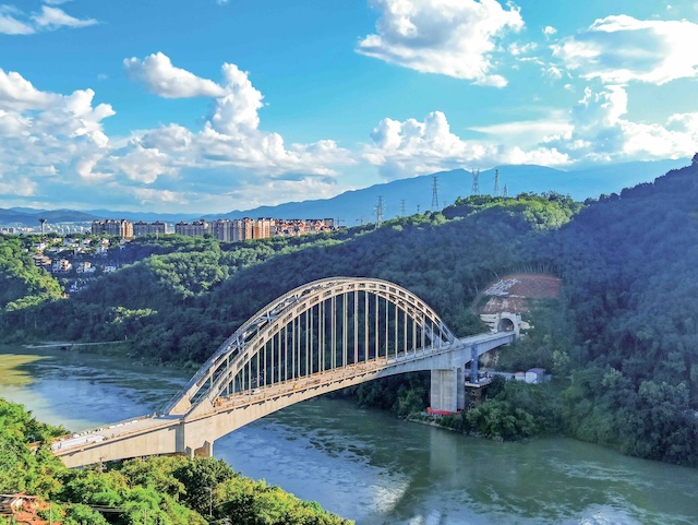 云南西双版纳傣族自治州景洪市中老昆(明)万(象)铁路玉溪至磨憨段澜沧江桥和橄榄坝桥 全景图