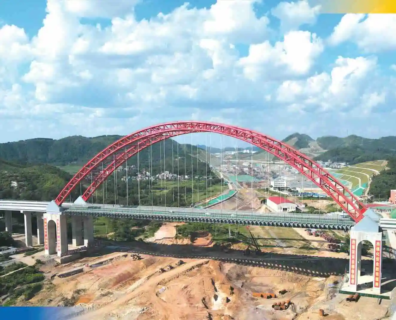 广西南宁-湛江高速公路平陆运河旧州特大桥