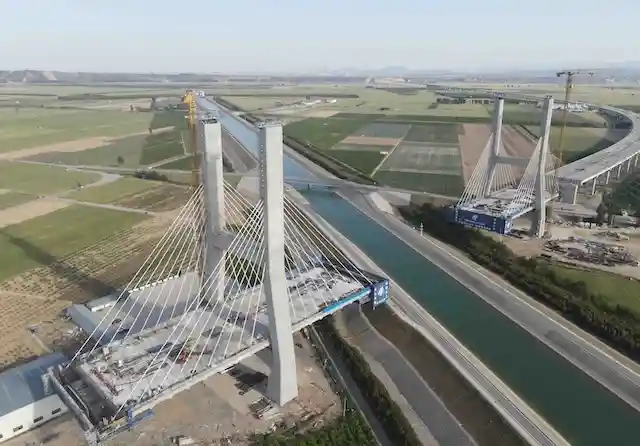 河南焦作至平顶山高速公路焦作至荥阳段南水北调斜拉桥